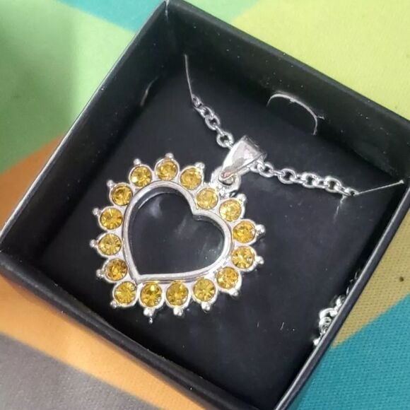 Avon Classic Silvertone Birthstone Heart Necklace w/Rhinestones NOVEMBER NEW! - Picture 4 of 12